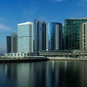 https://radisson-blu-hotel-dubai-waterfront.sharjah-hotels.com